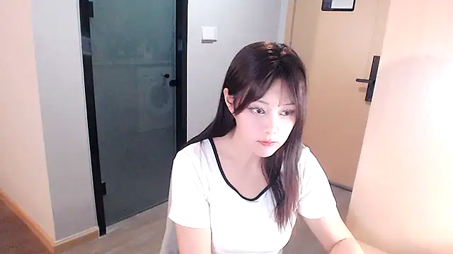 Snapshot of puppy-mango chatting on 12.04.24 puppy-mango online show from 12.04.24