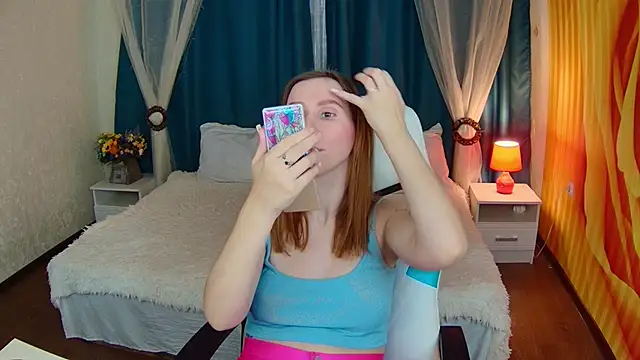 Snapshot of AliceBYKiss chatting on 12.17.24 AliceBYKiss online show from 12.17.24