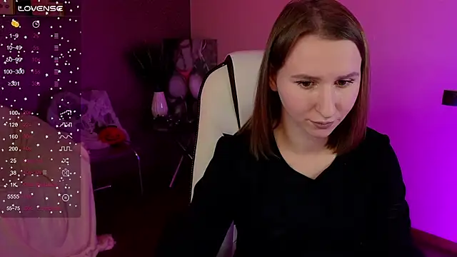 Snapshot of AliceBYKiss chatting on 11.08.25 AliceBYKiss online show from 11.08.25