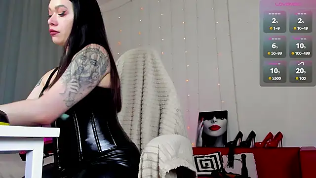 Snapshot of Vanessa_Ives_ chatting on 03.19.25 Vanessa Ives online show from 03.19.25
