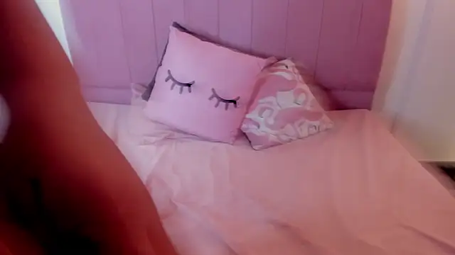 Snapshot of MeridaLane chatting on 02.10.25 MeridaLane online show from 02.10.25