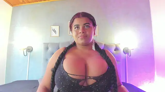 Snapshot of MeridaLane chatting on 09.11.25 MeridaLane online show from 09.11.25