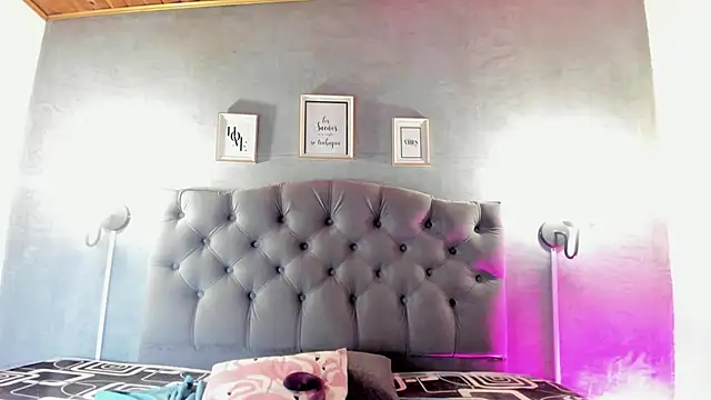 Snapshot of MeridaLane chatting on 09.29.25 MeridaLane online show from 09.29.25