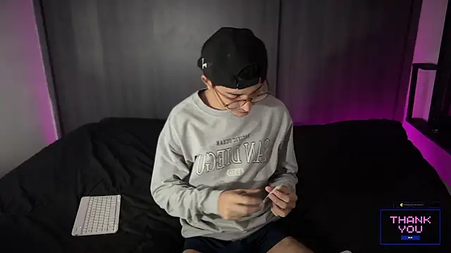 Snapshot of khonsu_s chatting on 12.02.24 khonsu s online show from 12.02.24