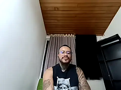 Snapshot of Nicky_smith__ chatting on 12.02.24 Nicky smith online show from 12.02.24