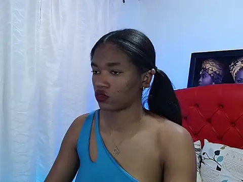 Snapshot of MISSANDRE4 chatting on 12.29.24 MISSANDRE4 online show from 12.29.24