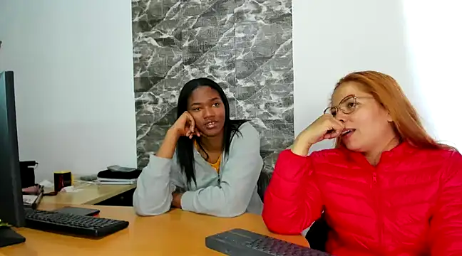 Snapshot of MISSANDRE4 chatting on 01.16.25 MISSANDRE4 online show from 01.16.25