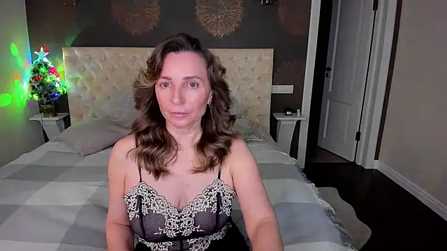 Snapshot of AllisonWilliams chatting on 01.15.25 AllisonWilliams online show from 01.15.25