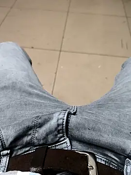 Snapshot of faaseel chatting on 02.15.25 faaseel online show from 02.15.25