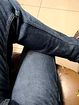 Snapshot of faaseel chatting on 02.23.25 faaseel online show from 02.23.25