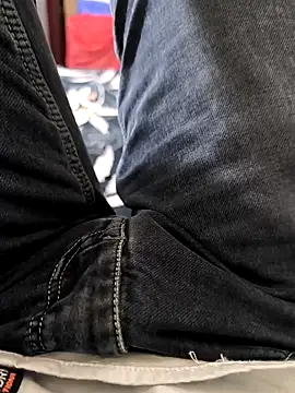 Snapshot of faaseel chatting on 02.23.25 faaseel online show from 02.23.25