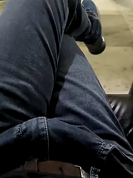 Snapshot of faaseel chatting on 03.13.25 faaseel online show from 03.13.25