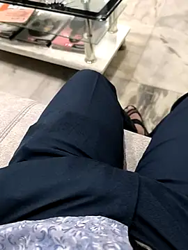 Snapshot of faaseel chatting on 09.22.25 faaseel online show from 09.22.25