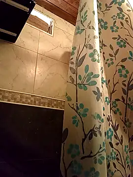 Snapshot of FlacoDani chatting on 10.04.25 FlacoDani online show from 10.04.25