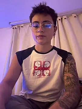 Snapshot of Chriss_gomez2 chatting on 09.28.25 Chriss gomez2 online show from 09.28.25