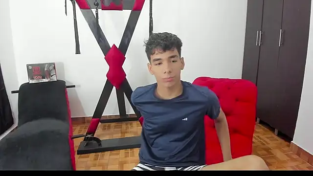 Snapshot of Harry_LatinBoy chatting on 01.10.25 Harry LatinBoy online show from 01.10.25