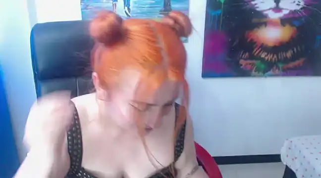 Snapshot of XxMiaSexxyHotxX chatting on 01.16.25 XxMiaSexxyHotxX online show from 01.16.25