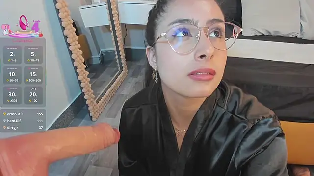 Snapshot of Julia_Martinez_ chatting on 03.15.25 Julia Martinez online show from 03.15.25