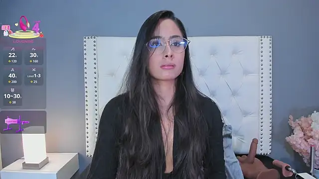Snapshot of Julia_Martinez_ chatting on 09.22.25 Julia Martinez online show from 09.22.25