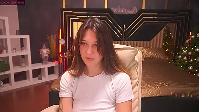Snapshot of DreamyLinaa chatting on 12.09.24 DreamyLinaa online show from 12.09.24