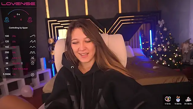 Snapshot of DreamyLinaa chatting on 12.30.24 DreamyLinaa online show from 12.30.24