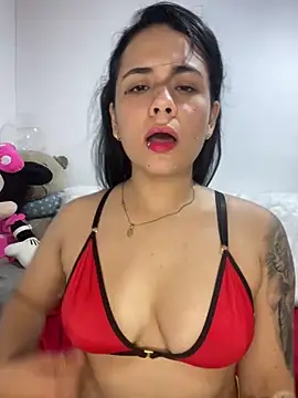 Snapshot of Leyna_Kenet chatting on 12.11.24 Leyna Kenet online show from 12.11.24