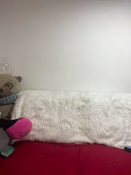 Snapshot of Leyna_Kenet chatting on 12.11.24 Leyna Kenet online show from 12.11.24