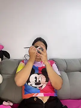 Snapshot of Leyna_Kenet chatting on 01.03.25 Leyna Kenet online show from 01.03.25