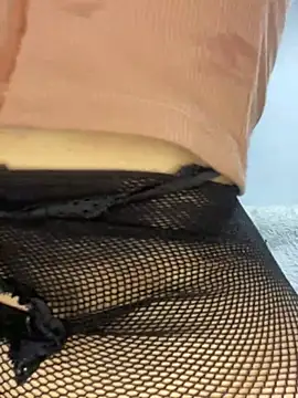 Snapshot of Leyna_Kenet chatting on 02.08.25 Leyna Kenet online show from 02.08.25