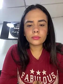 Snapshot of Leyna_Kenet chatting on 10.12.25 Leyna Kenet online show from 10.12.25