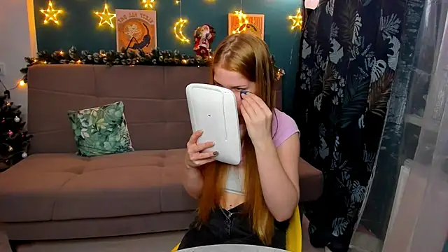 Snapshot of Xloe_Queen chatting on 12.09.24 Xloe Queen online show from 12.09.24