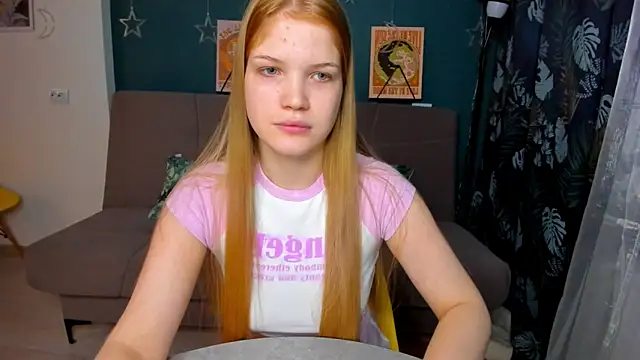 Snapshot of Xloe_Queen chatting on 12.11.24 Xloe Queen online show from 12.11.24