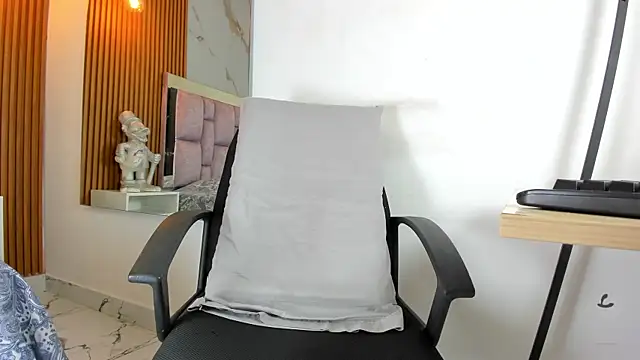 Snapshot of _Brihan chatting on 12.11.24  Brihan online show from 12.11.24