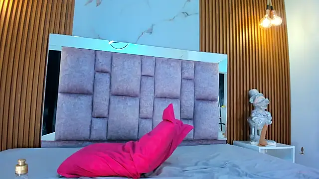 Snapshot of _Brihan chatting on 12.22.24  Brihan online show from 12.22.24