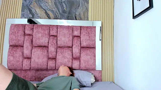 Snapshot of _Brihan chatting on 12.31.24  Brihan online show from 12.31.24