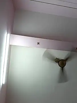 Snapshot of Cute-manisha chatting on 03.11.25 Cute-manisha online show from 03.11.25