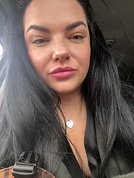 Snapshot of Amie_Hill chatting on 11.12.25 Amie Hill online show from 11.12.25