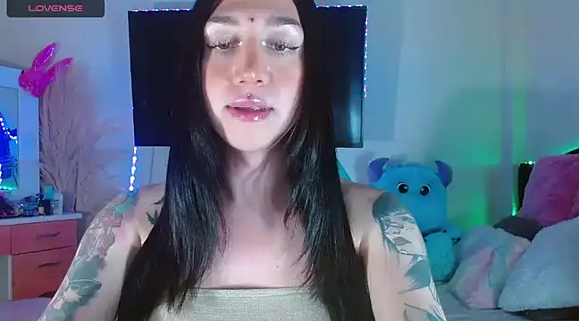 Snapshot of karla_zambrano chatting on 12.17.24 karla zambrano online show from 12.17.24