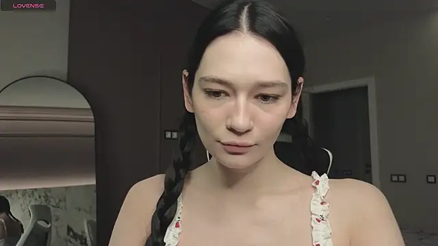 Snapshot of Misty_Rose chatting on 01.31.25 Misty Rose online show from 01.31.25