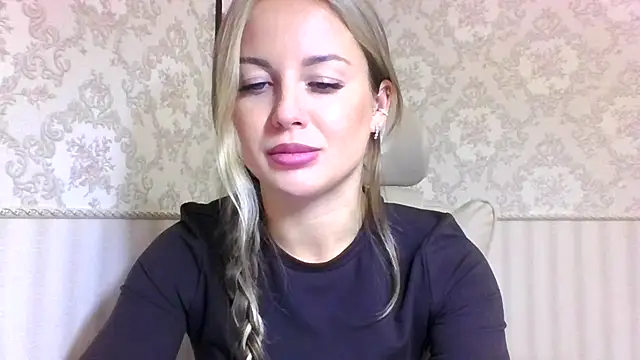 Snapshot of jennifer838 chatting on 10.08.25 jennifer838 online show from 10.08.25