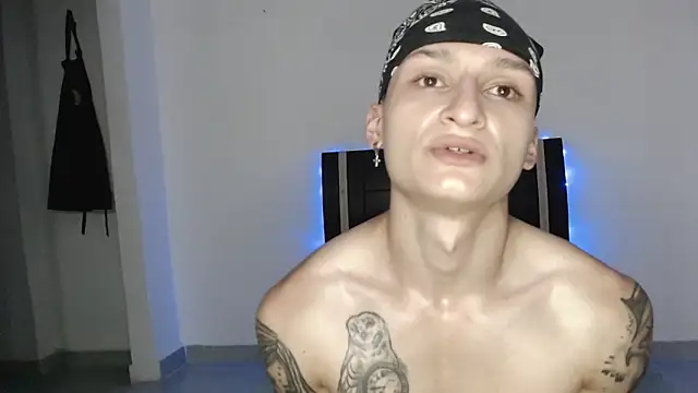 Snapshot of arthurphoenix_ chatting on 12.21.24 arthurphoenix online show from 12.21.24