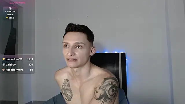 Snapshot of arthurphoenix_ chatting on 12.24.24 arthurphoenix online show from 12.24.24