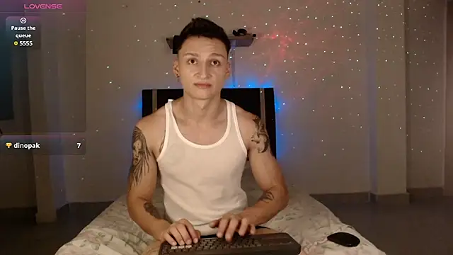 Snapshot of arthurphoenix_ chatting on 12.29.24 arthurphoenix online show from 12.29.24