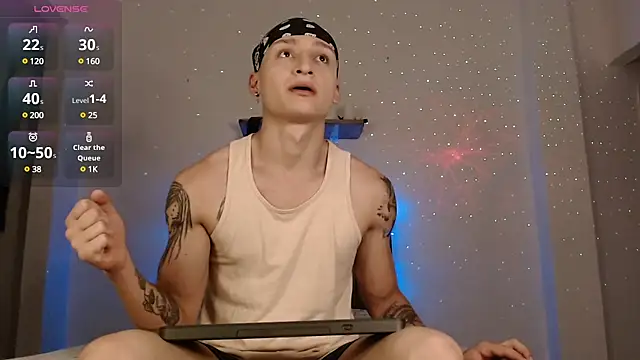 Snapshot of arthurphoenix_ chatting on 12.31.24 arthurphoenix online show from 12.31.24