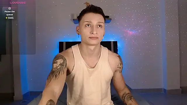 Snapshot of arthurphoenix_ chatting on 01.04.25 arthurphoenix online show from 01.04.25