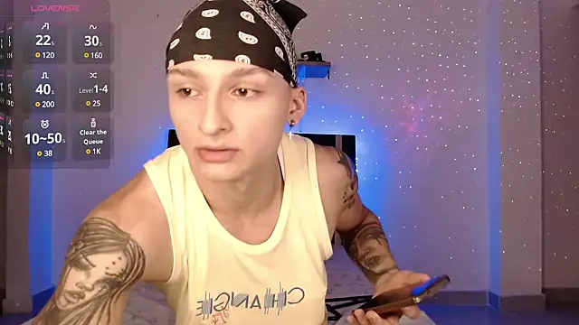 Snapshot of arthurphoenix_ chatting on 01.08.25 arthurphoenix online show from 01.08.25