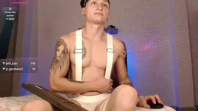 Snapshot of arthurphoenix_ chatting on 01.08.25 arthurphoenix online show from 01.08.25