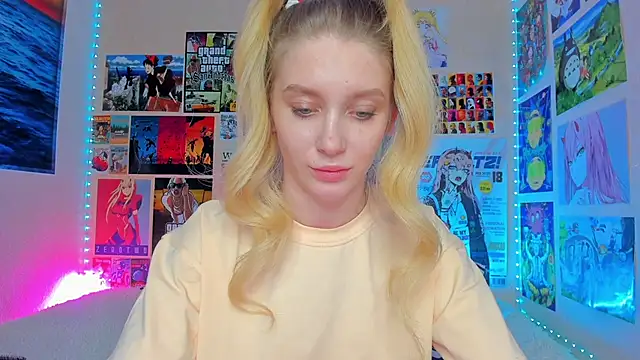 Snapshot of AliceMilman chatting on 01.12.25 AliceMilman online show from 01.12.25