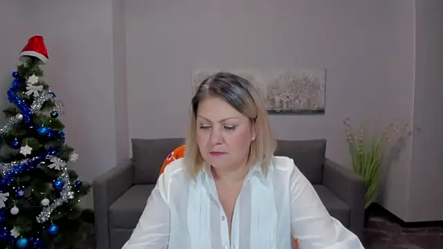 Snapshot of Milana_Blake chatting on 12.18.24 Milana Blake online show from 12.18.24