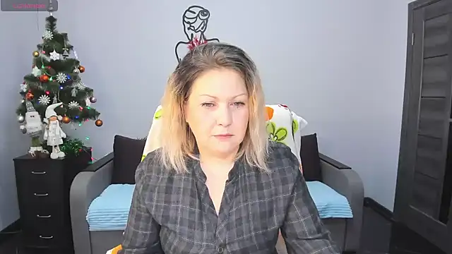 Snapshot of Milana_Blake chatting on 12.24.24 Milana Blake online show from 12.24.24